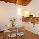 Apartman Appartamenti Residence Montebello, Relax Con Giardino E Piscina *