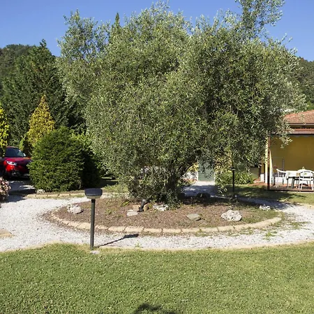 Montebello, Relax Con Giardino E Piscina Bolano