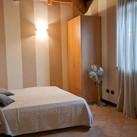 Montebello, Relax Con Giardino E Piscina アパート *