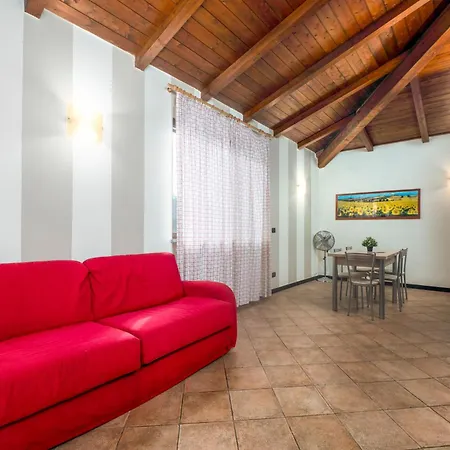 アパート Montebello, Relax Con Giardino E Piscina *