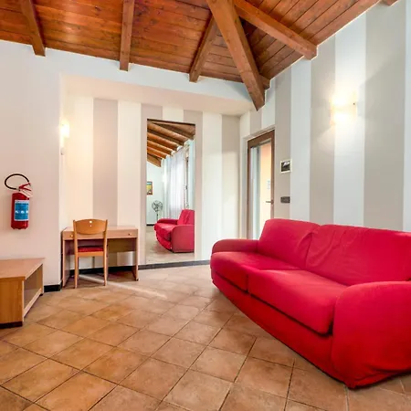 Montebello, Relax Con Giardino E Piscina アパート Bolano