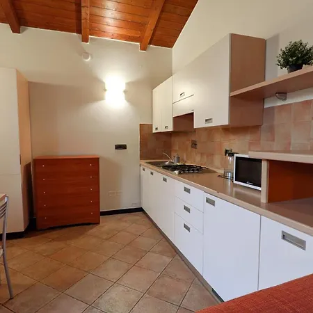 Montebello, Relax Con Giardino E Piscina アパート *