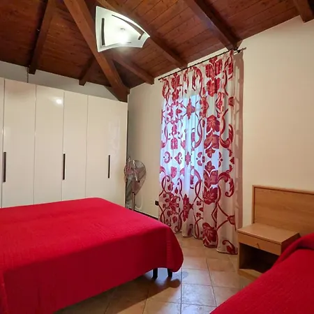アパート Montebello, Relax Con Giardino E Piscina