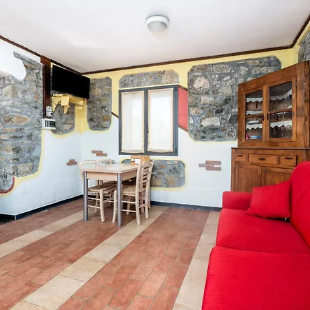 Montebello, Relax Con Giardino E Piscina Bolano
